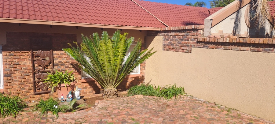 4 Bedroom Property for Sale in Doringkruin North West